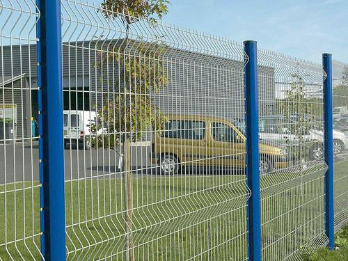 如何提高护栏网的防撞性能和安全性?